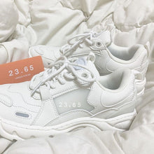 Load image into Gallery viewer, 23.65 V2 Sneakers Triple White
