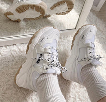 Load image into Gallery viewer, 23.65 V2 Neo Sneakers Brown