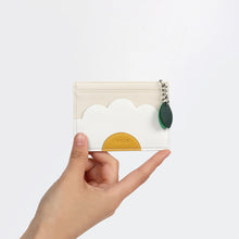 Load image into Gallery viewer, D.LAB Daisy card wallet Cream