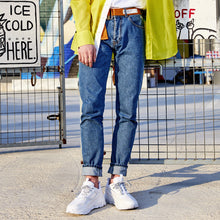 Load image into Gallery viewer, AKIII CLASSIC Urban Tracker White