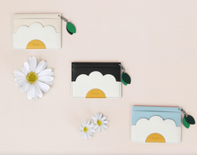 Load image into Gallery viewer, D.LAB Daisy card wallet Cream