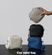 Load image into Gallery viewer, D.LAB Coy mini bag White