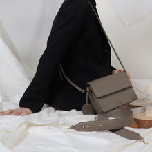 Load image into Gallery viewer, D.LAB May Bag Taupe