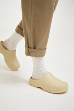 Load image into Gallery viewer, 23.65 Baguette Rubber Clogs Butter