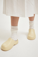 Load image into Gallery viewer, 23.65 Baguette Rubber Clogs Butter