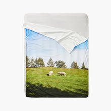 Load image into Gallery viewer, PHOTOZENIAGOODS Sheep2 Blanket (2Size)