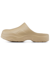 Load image into Gallery viewer, 23.65 Baguette Rubber Clogs Camel