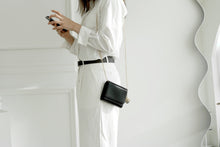 Load image into Gallery viewer, D.LAB Teen Lip Pouch Bag Black