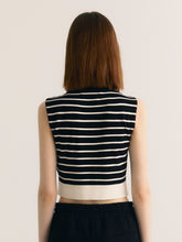 Load image into Gallery viewer, CITYBREEZE Logo Sleeveless Cropped Top Black & White (IZ*ONE MINJU’s Pick)