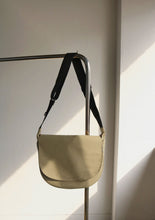 Load image into Gallery viewer, D.LAB Leo Daily Round Cross Bag Beige
