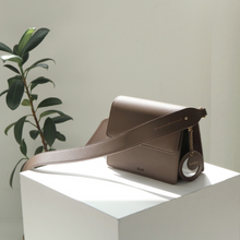 Load image into Gallery viewer, D.LAB May Bag Taupe