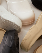 Load image into Gallery viewer, 23.65 Baguette Rubber Clogs Butter