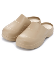 Load image into Gallery viewer, 23.65 Baguette Rubber Clogs Camel