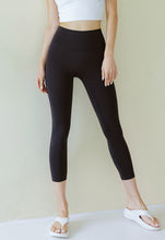 Load image into Gallery viewer, CONCHWEAR Conch Signature 8-length Leggings (4 Colours)