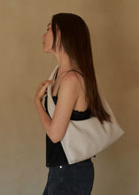 Load image into Gallery viewer, KWANI Cross Body Slouchy Hobo Bag (4 Colors)
