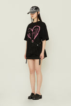 Load image into Gallery viewer, TARGETTO Heart Logo Spray Tee Shirt Black
