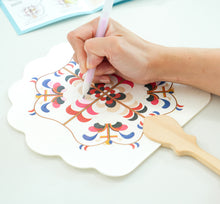 Load image into Gallery viewer, [ARTSOOMBI] MUSEUM IN HAND Korean Heritage &quot;Buchae&quot; Gold-Foiled Hand Fan Craft Kit
