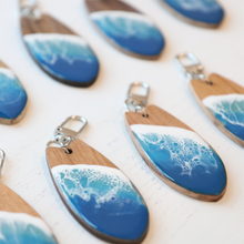 Load image into Gallery viewer, [WOODMENT] A Piece of Wave Keychain
