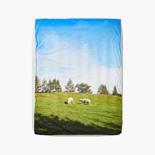 Load image into Gallery viewer, PHOTOZENIAGOODS Sheep2 Blanket (2Size)
