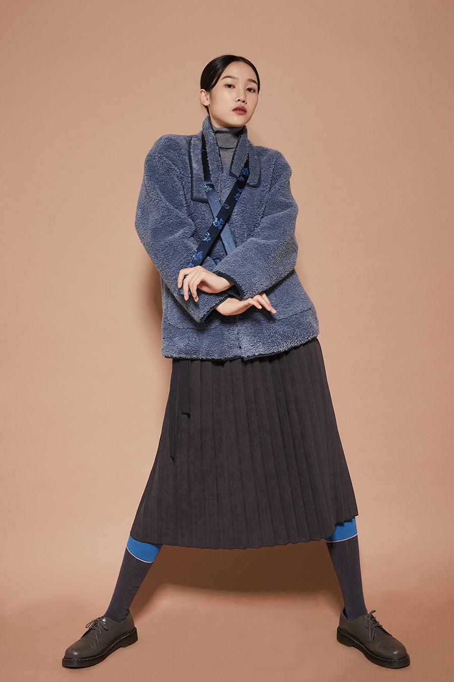 [2022 CAST] CCOMAQUE by DOLSILNAI Midi Pleated Skirt Gray
