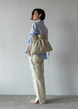 Load image into Gallery viewer, KWANI Square Embossed Bag Big Tote Ivory
