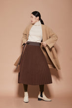 Load image into Gallery viewer, [2022 CAST] CCOMAQUE by DOLSILNAI Midi Pleated Skirt Brown
