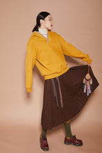 Load image into Gallery viewer, [2022 CAST] CCOMAQUE by DOLSILNAI Midi Pleated Skirt Brown
