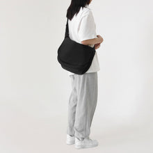 Load image into Gallery viewer, D.LAB Leo Daily Round Cross Bag Black
