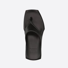 Load image into Gallery viewer, MULEBOY Square X Flip Flop Black
